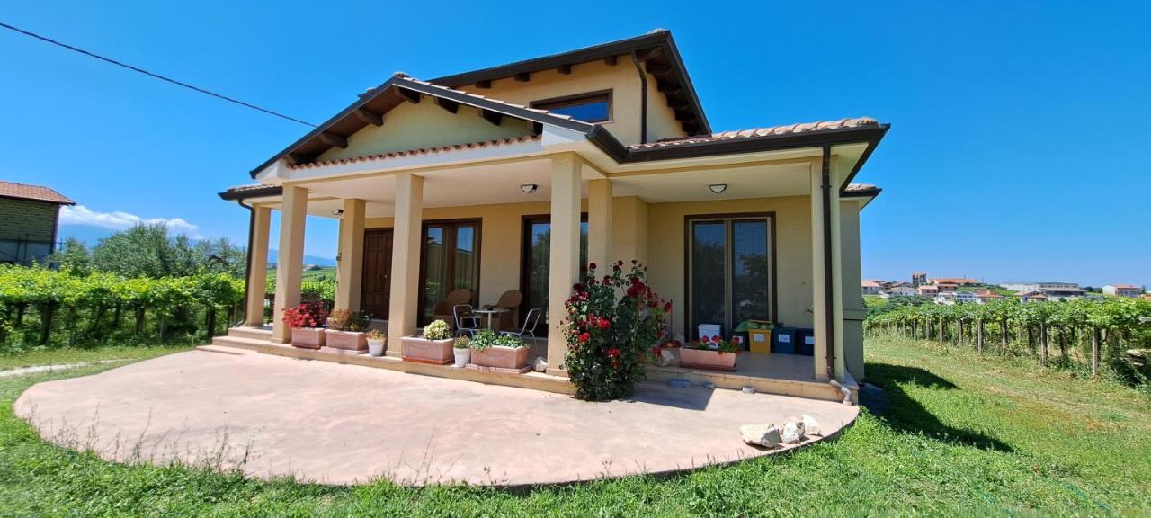 B & B Le Tre Rose Tollo Kültér fotó